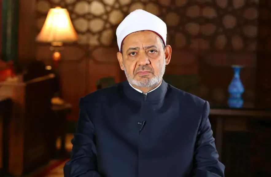 بأربع لغات.. شيخ الأزهر ينعى البابا فرنسيس ”الصديق العزيز والرمز الإنساني”