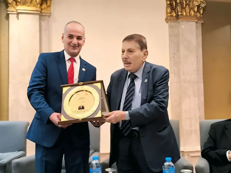 الاتحاد التعاونى العربى بالقاهرة يكرم الرائد التعاونى الأردنى عبد الفتاح الشلبى