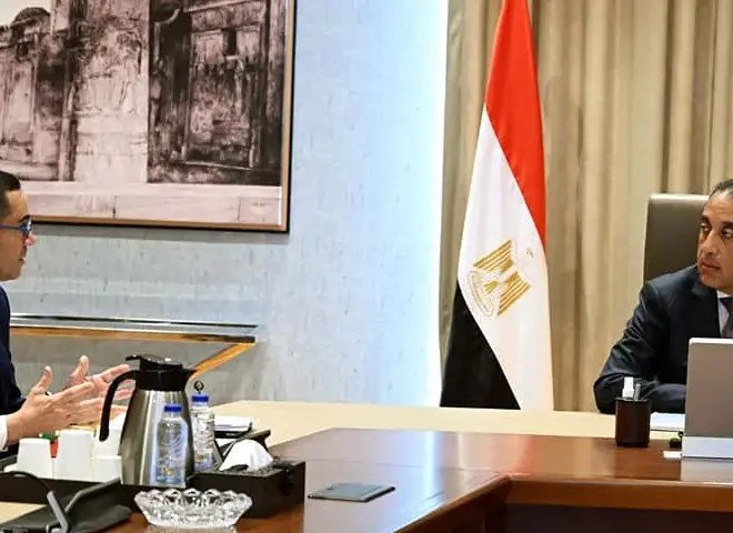 رئيس الوزراء يتابع مع وزير الاستثمار تنفيذ التكليفات الرئاسية لتحسين مناخ الاستثمار