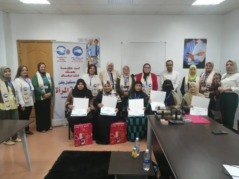 أمانة المرأة بحزب ”مستقبل وطن” بنى سويف تكرم عدد من العاملات المثاليات بالمصانع