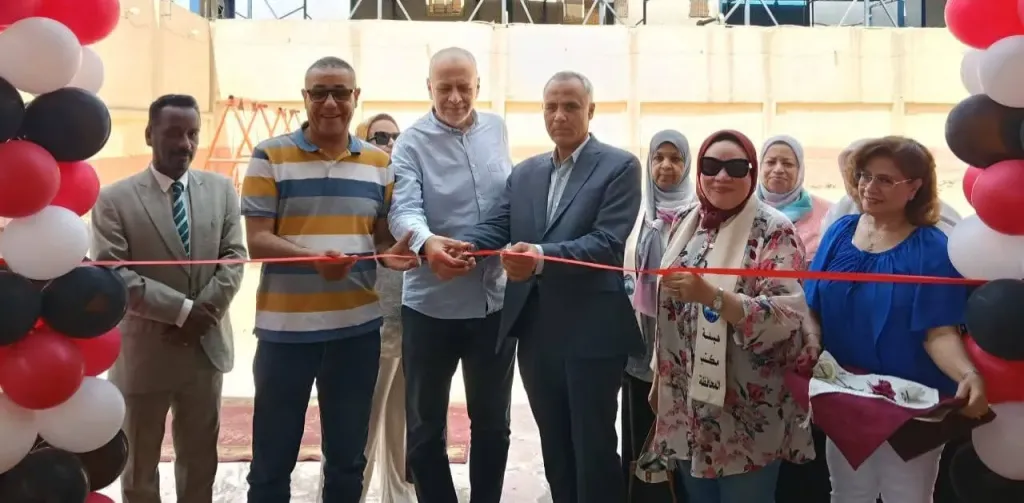د. هبة عبد العظيم تفتتح المعرض