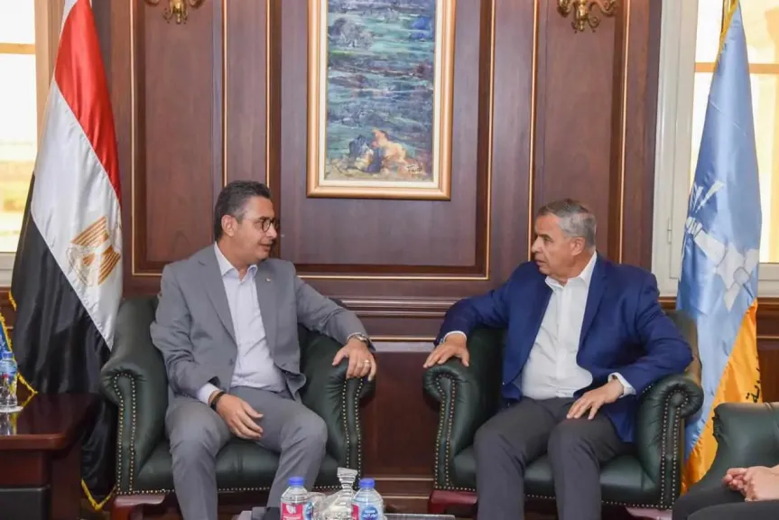 محافظ الإسكندرية يستقبل وزير التموين والمدير التنفيذي لجهاز ”مستقبل مصر”