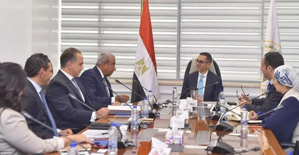 وزير الاستثمار يبحث مع تحالف دولي التعاون بالتكنولوجيا البيئية ومعالجة مياه الصرف الصناعي