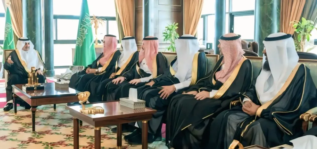 أمير منطقة ”تبوك” بالسعودية يستقبل نائب رئيس مجلس إدارة الجمعيات التعاونية وأعضاء مجلس الإدارة