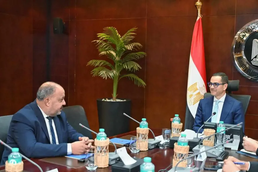 وزير الاستثمار يبحث مع ممثلي قطاع القطن سبل دعم الزراعة والتصدير وتعزيز المنظومة الوطنية للقطن