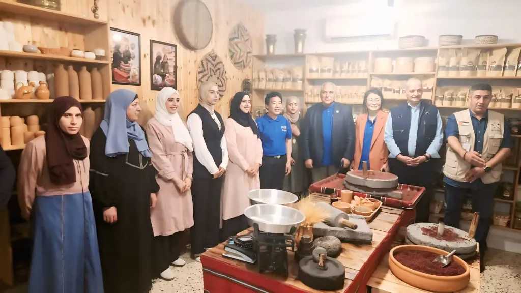 ”الشلبى” ومدير عام منظمة الأغذية والزراعة يزوران جمعية ”درب النور” للتنمية المجتمعية بمحافظة جرش