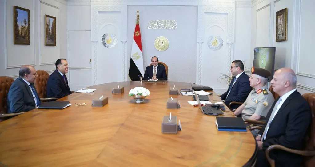 الرئيس السيسي يطلع على موقف مشاريع تطوير ورفع كفاءة مركز مارينا السياحي و”مارينا 8”