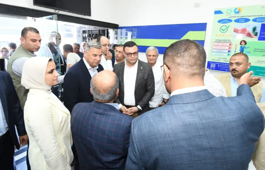 وزير الإسكان ومحافظ الإسكندرية يتابعان سير العمل بمنظومتي مياه الشرب والصرف الصحي