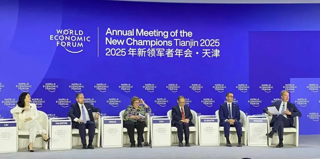 وزير الاستثمار يشارك بفعاليات المنتدى الاقتصادي العالمي بالصين