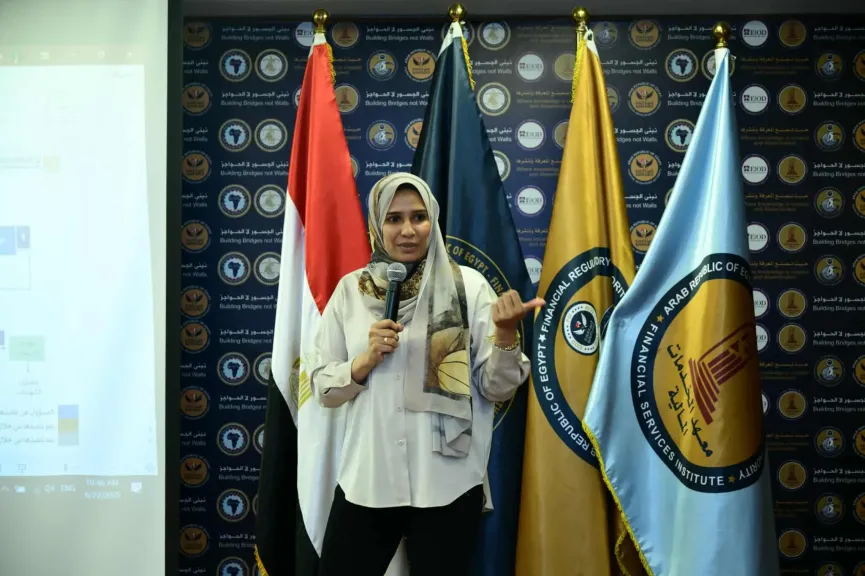 «الرقابة المالية» تستعرض تجربة سوق الكربون الطوعي أمام وفد ليبي