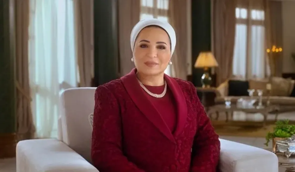 السيدة انتصار السيسي: قلوبنا يعتصرها الألم على بناتي ضحايا حادث المنوفية الأليم