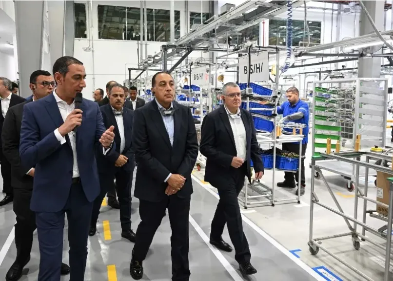 رئيس الوزراء يفتتح مصنعًا للأجهزة المنزلية