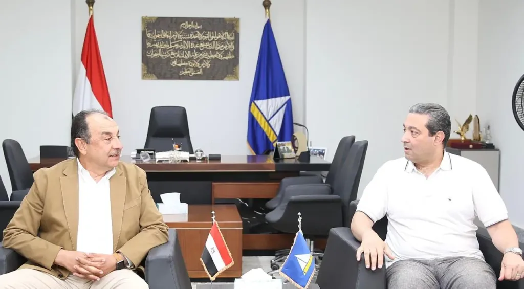 وزير قطاع الأعمال يلتقي محافظ دمياط خلال زيارته للمحافظة لتفقد عدد من المنشآت الصناعية والفندقية