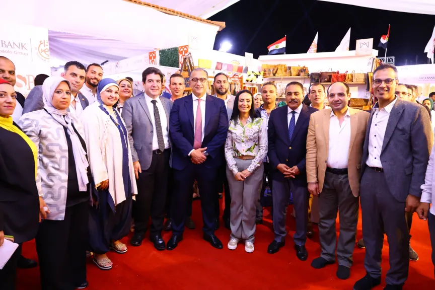 وزيرة التضامن الاجتماعي تفتتح معرض ”ديارنا للحرف اليدوية والتراثية” بالساحل الشمالي بحضور محافظ مطروح