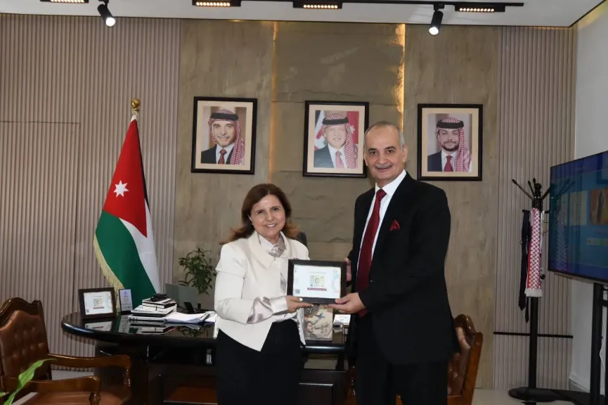 مدير المؤسسة التعاونية الأردنية يلتقى ممثلة برنامج الأمم المتحدة الإنمائى بالأردن