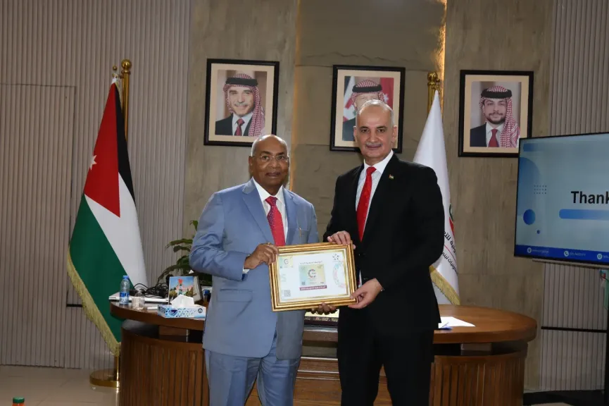 التعاونية الأردنية” تبحث تعزيز الشراكات ودعم التعاونيات مع (IFFCO) الهندية