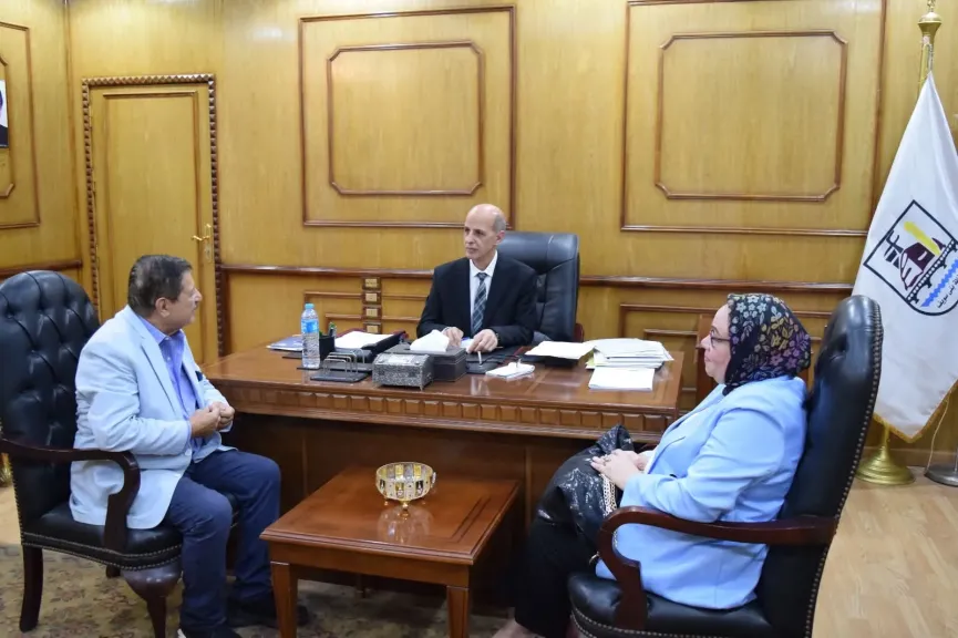 رئيس جامعة بنى سويف يستقبل وفد الروتارى