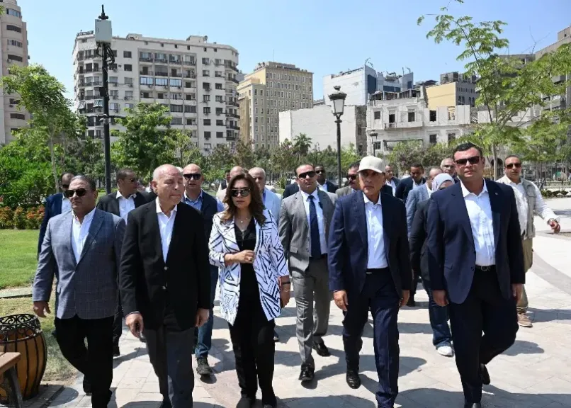 رئيس الوزراء يبدأ جولة تفقدية بعدد من مشروعات إعادة إحياء مناطق القاهرة التاريخية