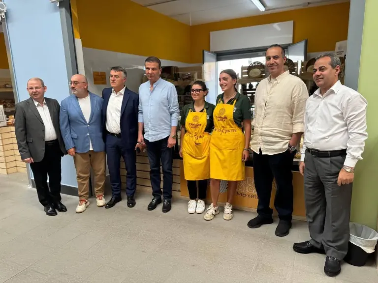 وزيرا الزراعة والشئون النيابية يزورا السوق التعاونى فى إيطاليا