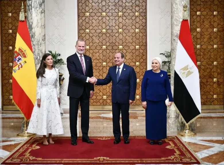 صور استقبال الرئيس السيسي وقرينته لملك وملكة إسبانيا بقصر الاتحادية