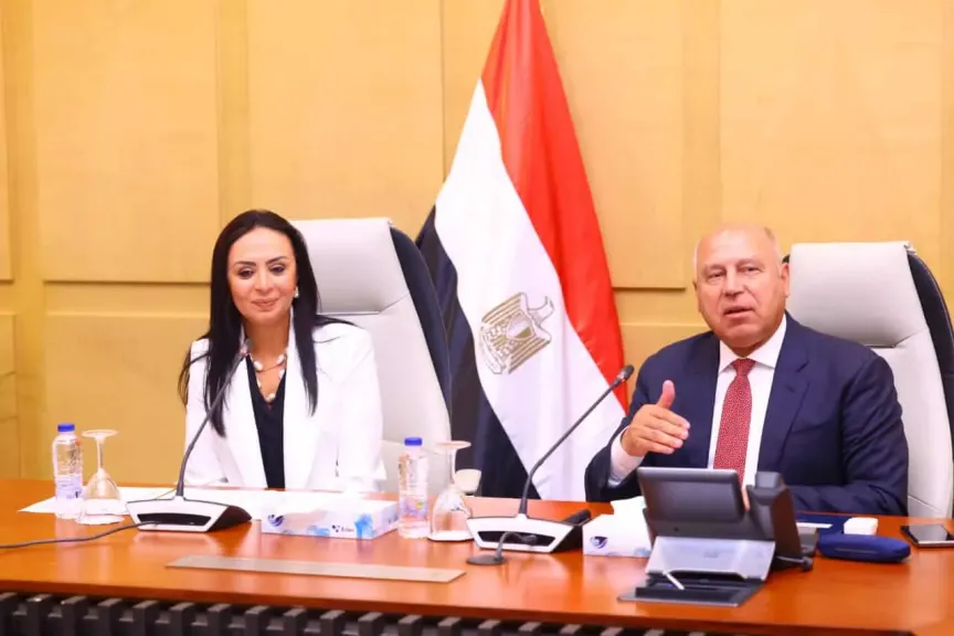 بروتوكول تعاون لرعاية المسنين المحالين للتقاعد من وزارة الصناعة مع التضامن الاجتماعي