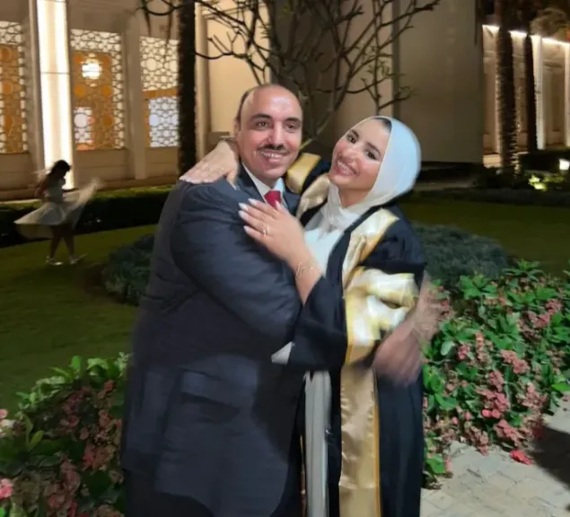 بوابة ”التعاونيات المصرية” تهنئ م. محسن شديد بتخرج نجلته ”نورهان” من الأكاديمية العربية للعلوم والتكنولوجيا