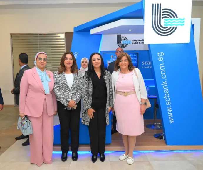 وزيرة التضامن الاجتماعي تتفقد جناح صندوق ”دعم الصناعات الريفية والبيئية ” المشارك في معرض ”تراثنا ”