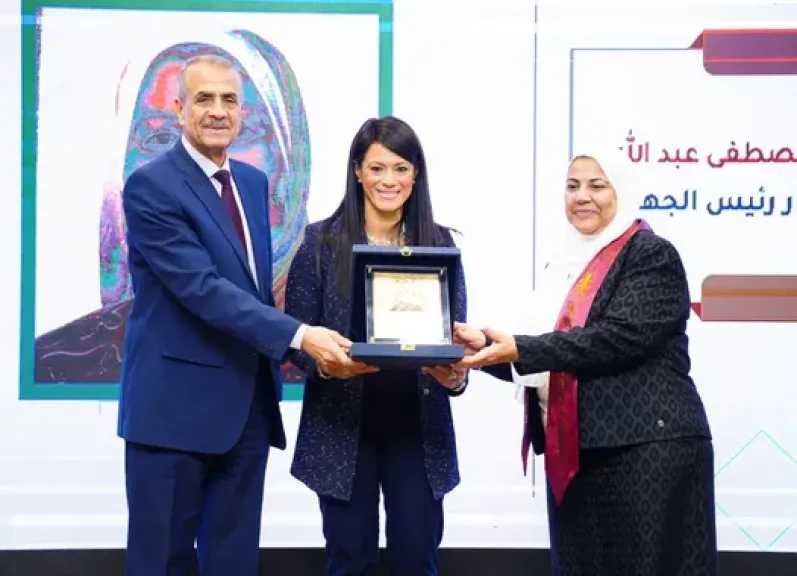 «التجارة الإلكترونية» و«التعهيد» و«الاقتصاد الأخضر» مجالات جديدة بالتعداد الاقتصادي