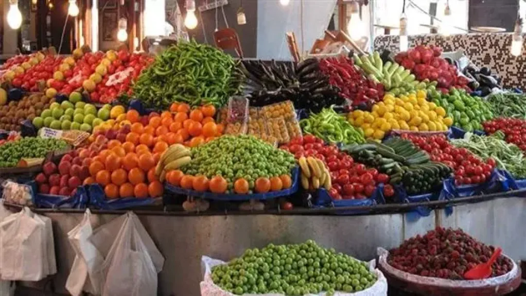 أسعار الخضراوات والفاكهة اليوم الثلاثاء 18 نوفمبر 2025 في سوق العبور