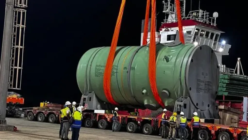 كل ما تريد معرفته عن تركيب وعاء ضغط المفاعل في محطة الضبعة النووية