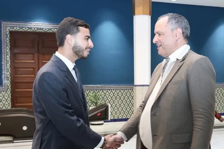وزير الصناعة والتجارة بالمغرب يستقبل قيادات جمعية ”النخبة” المغربية للقادة الشباب بالرباط