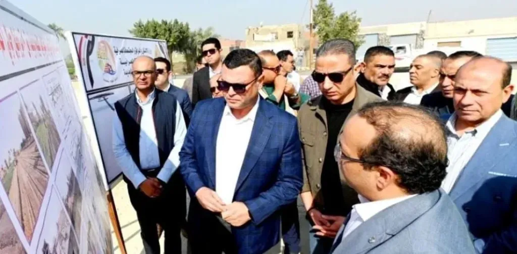 وزير الإسكان ومحافظ الفيوم يتفقدان مجمع محطات مياه الشرب بالعزب الجديدة