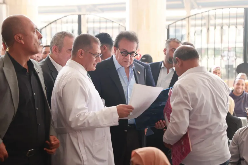 وزير الصحة يفتتح تطوير أقسام الطوارئ والعيادات الخارجية بمستشفى المطرية التعليمي