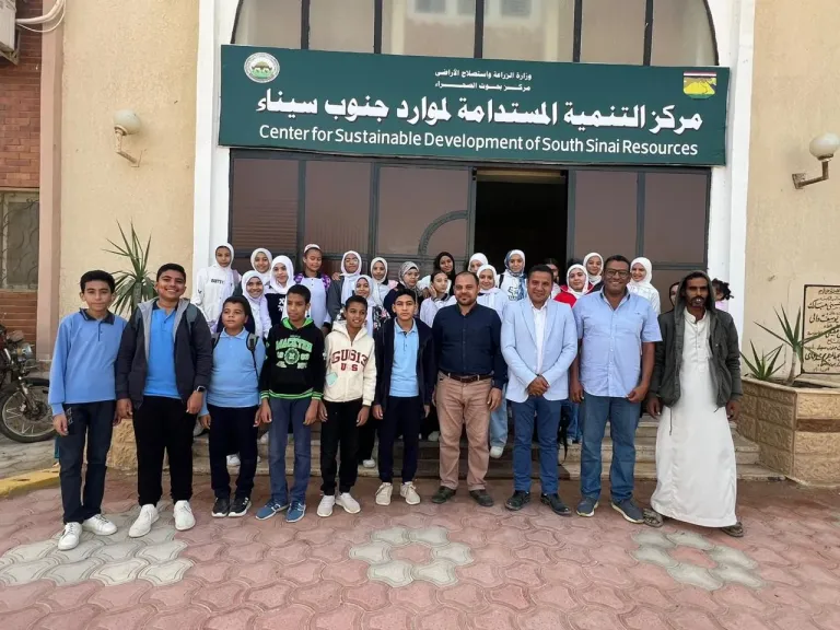 ”بحوث الصحراء” يستقبل وفودًا طلابية لتعزيز التعلم التطبيقي في البيئات الصحراوية بمحطة جنوب سيناء