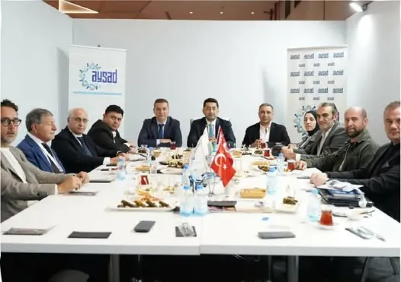 غرفة القاهرة تبحث مع «العربي للصناعات الجلدية» بتركيا تعزيز التعاون