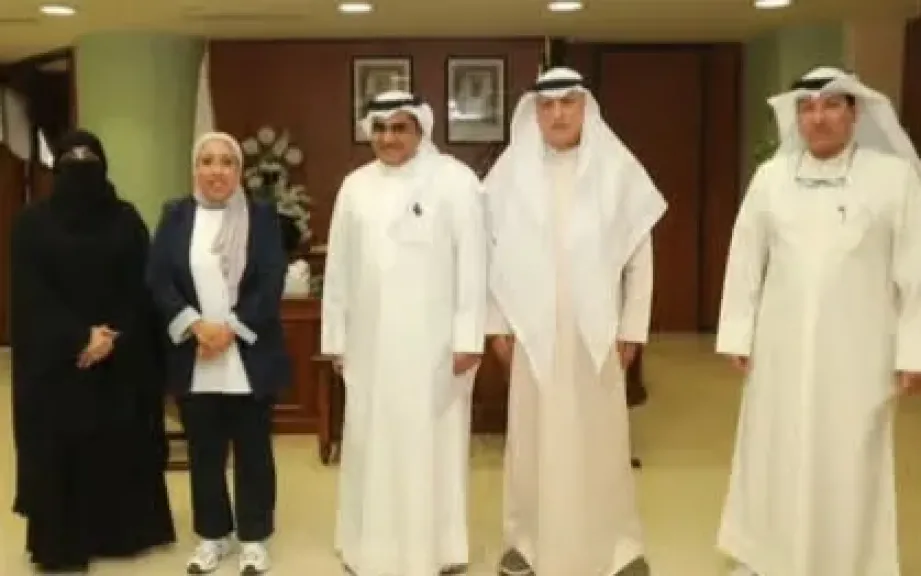 ”العوض” تتابع أزمة نقص البيض بالجمعيات التعاونية الاستهلاكية بالكويت