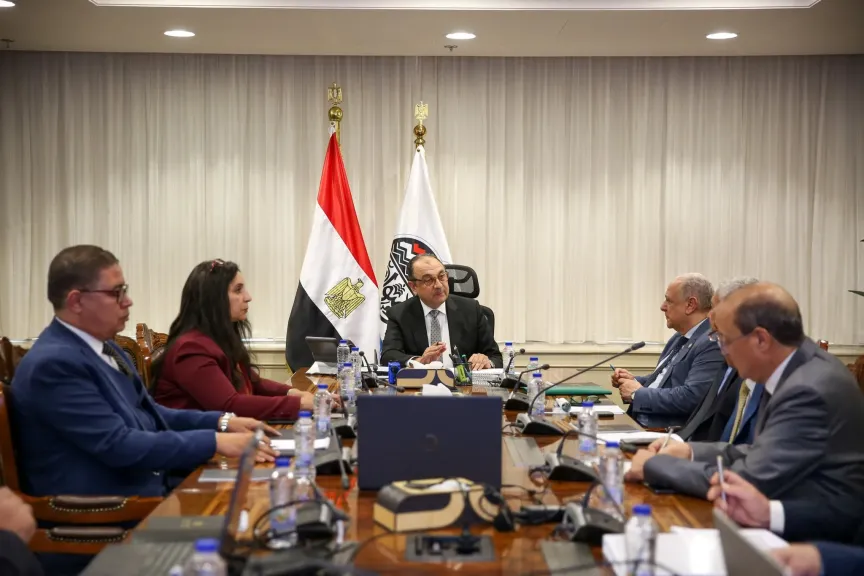 وزير قطاع الأعمال العام يتابع مؤشرات الأداء والموقف التنفيذي للمشروعات