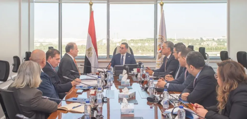 وزير الاستثمار يبحث مع وفد ”بلومبرج جرين” الأمريكية إنشاء مركز إقليمي للأمن الغذائي