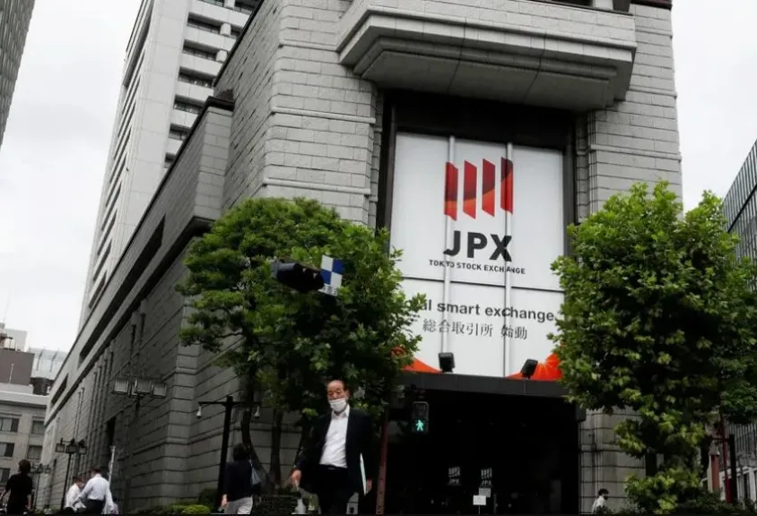 أسهم شركات التكنولوجيا تحد من مكاسب بورصة طوكيو