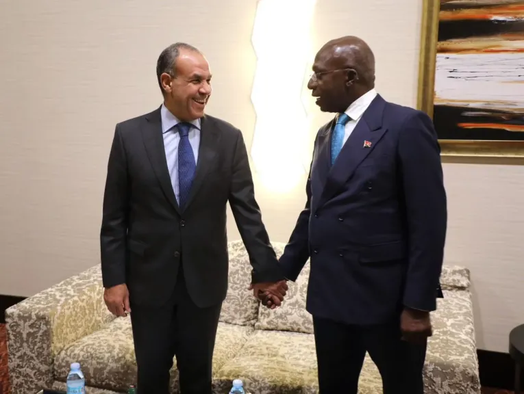 وزير الخارجية يُجري مباحثات مع نظيره الأنجولي