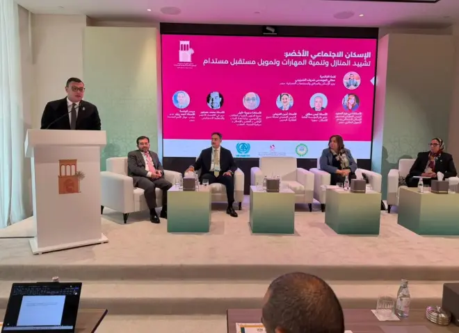 وزير الإسكان يستعرض التجربة المصرية في البناء الأخضر| صور