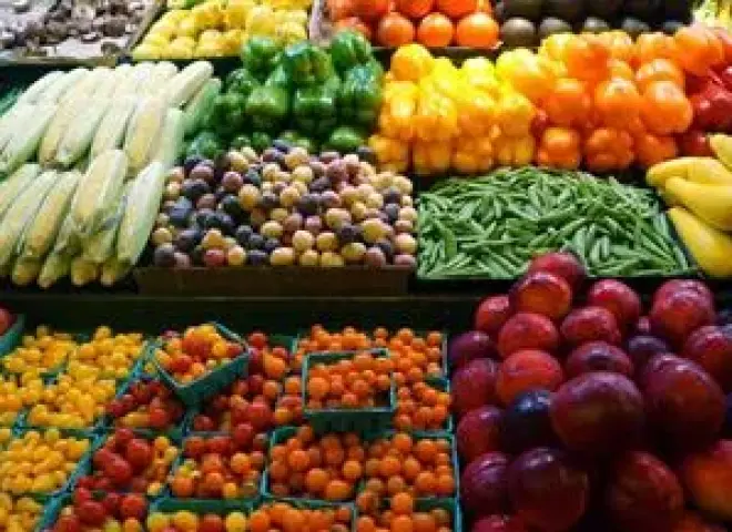 أسعار الخٌضر والفاكهة بالأسواق اليوم الإثنين 15 ديسمبر 2025