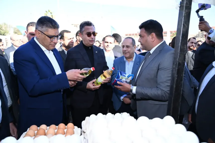 وزير التموين ومحافظ الجيزة يفتتحان سوق اليوم الواحد بمنطقة حدائق الأهرام