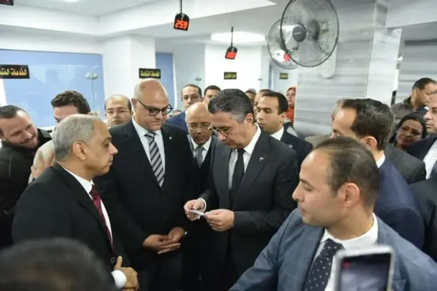 وزير التموين يفتتح مكتب سجل تجاري مميز ببنها لدعم التحول الرقمي