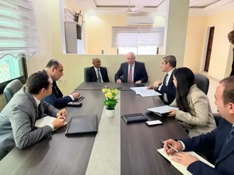 وزير الصناعة يعقد لقاءات مهمة مع وزراء الاقتصاد والمالية والصناعة والزراعة في جيبوتي