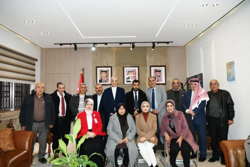 ”التعاونية الأردنية” تبحث تعزيز الشراكات مع وفد تعاوني فلسطيني