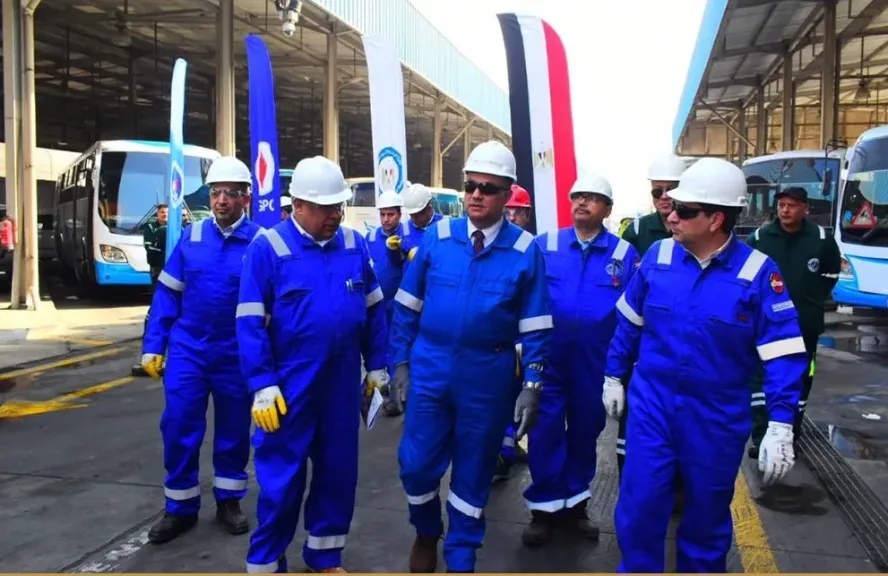 متابعة منظومة السلامة في شركة القاهرة لتكرير البترول