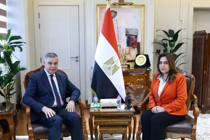 وزيرة التنمية المحلية تبحث مع محافظ الإسكندرية الموقف التنفيذي لمشروعات الخطة الاستثمارية ومنظومة التصالح