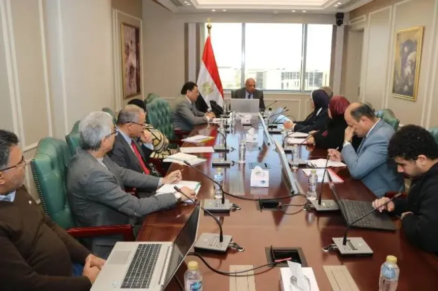 وزير الكهرباء يتابع خطة العمل لتحقيق الاستدامة المالية والتشغيل الاقتصادي وتحسين معدلات الأداء|صور