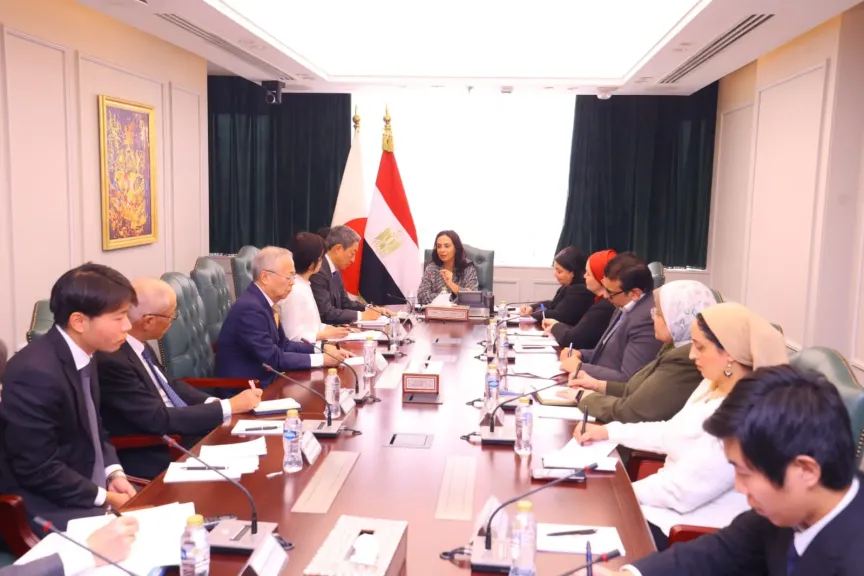وزيرة التضامن الاجتماعي تلتقي وفداً من أعضاء مجلس المستشارين الياباني